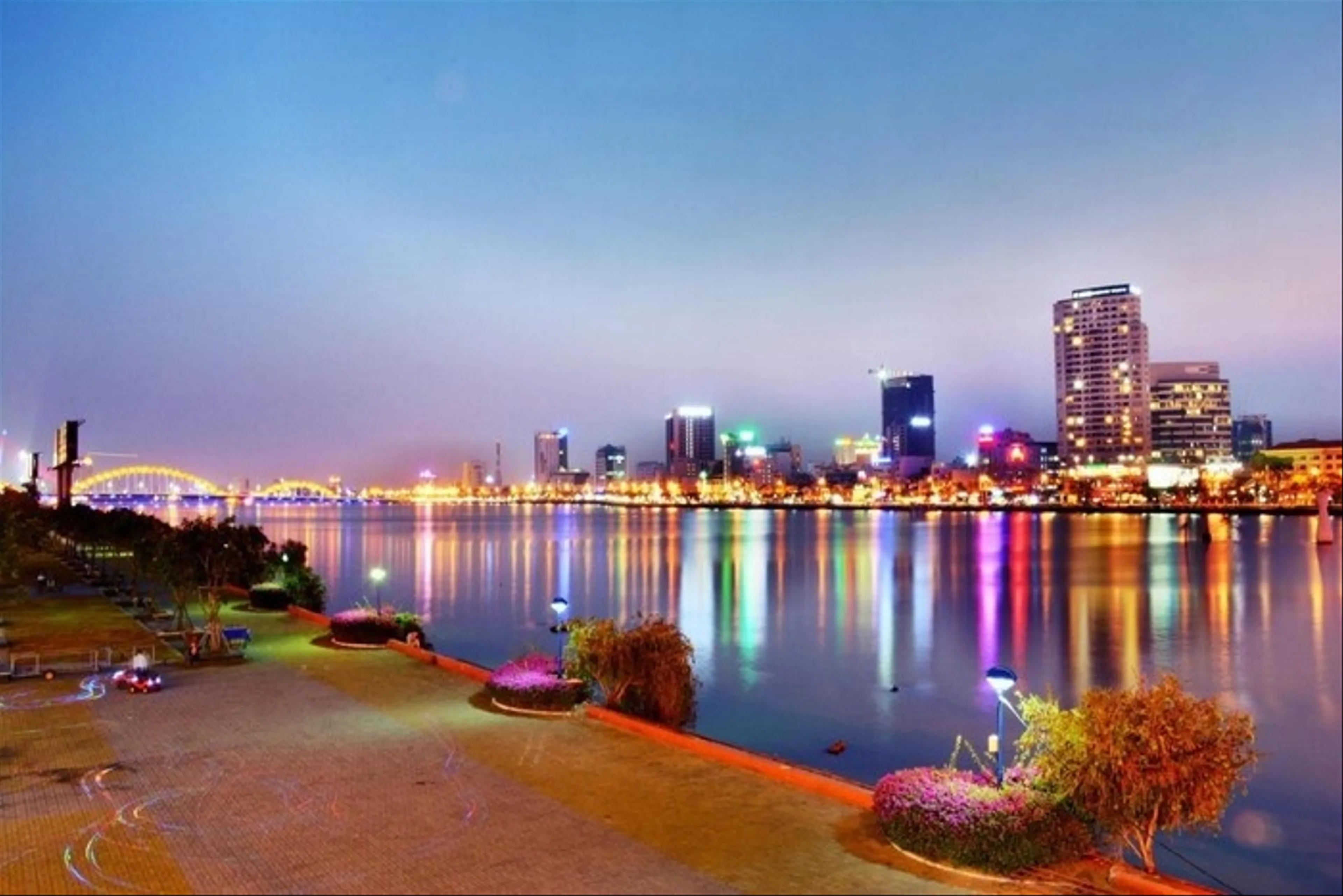 Du lịch Đà Nẵng tháng 4
