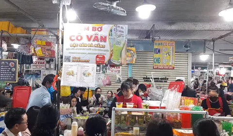 Quán kem lúc nào cũng tấp nập khách