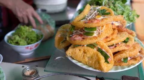 Những món ăn mang đậm vị con người Huế