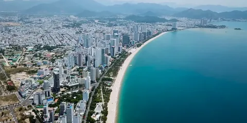Nha Trang thuộc duyên hải Nam Trung Bộ của nước ta