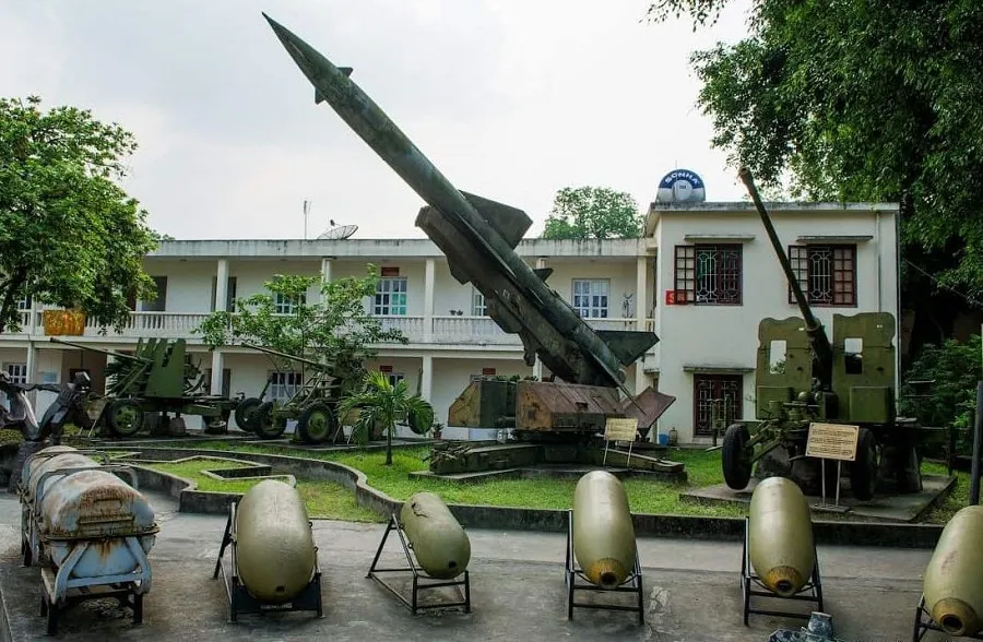 Combat weapons artifacts at the museum