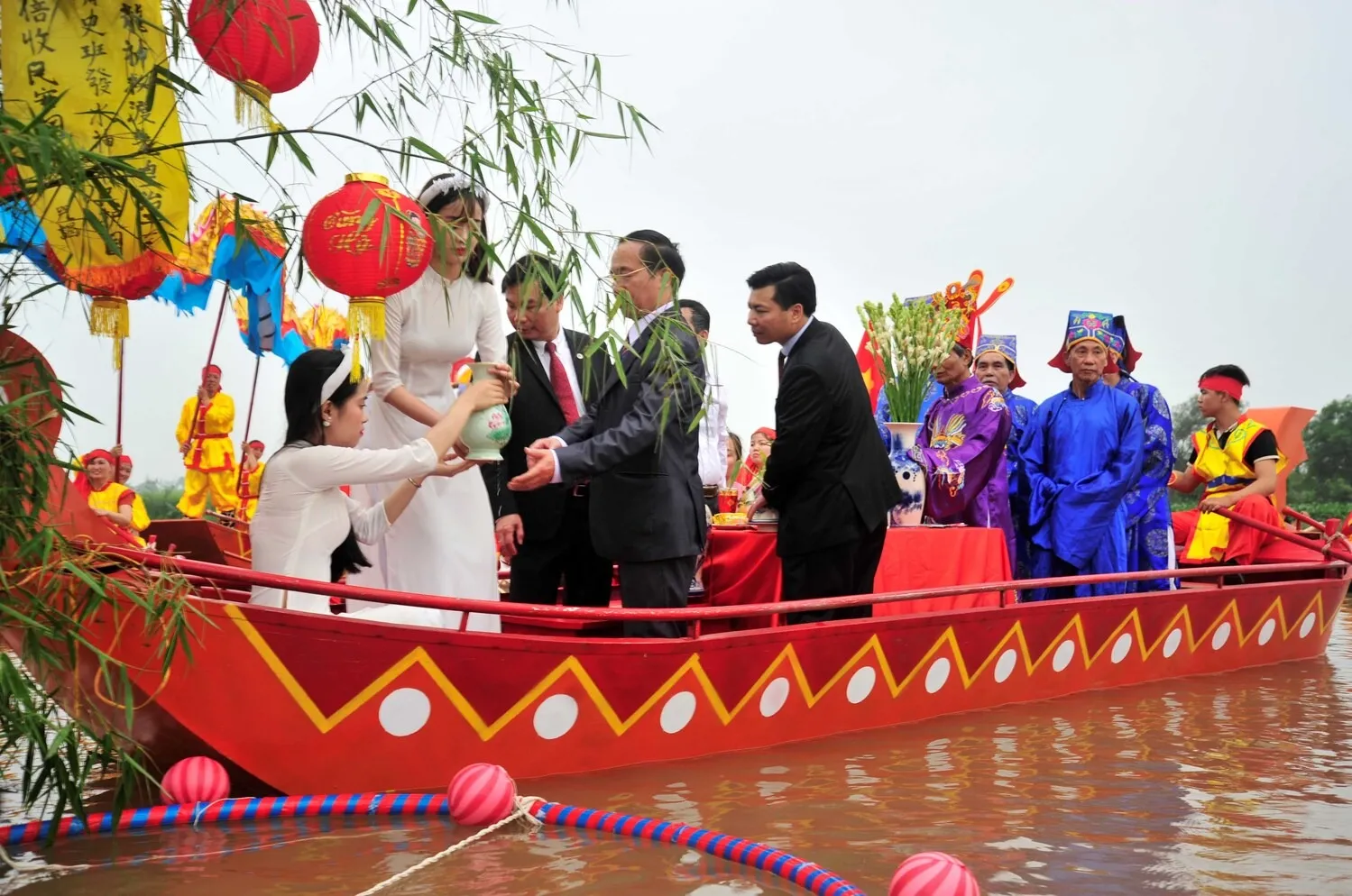 festival at Hoa Lu Ancient Capital