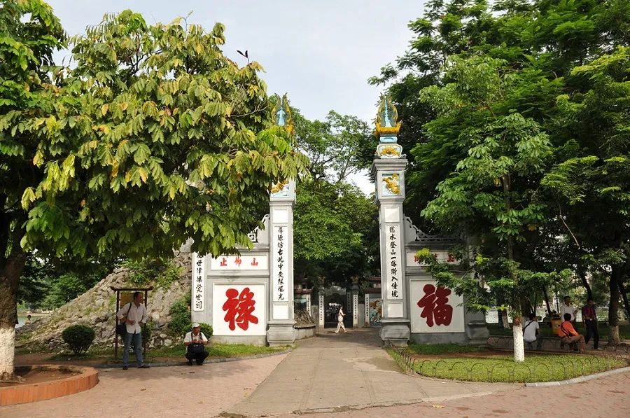 Pen Tower with unique architecture