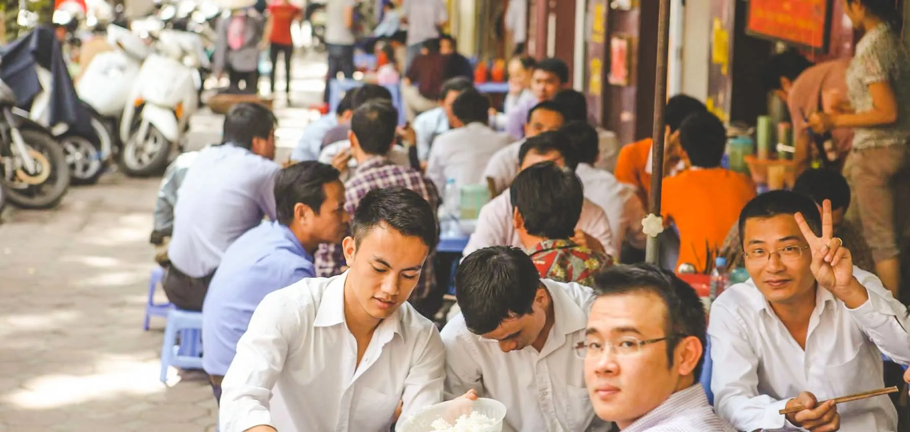 The main language is Vietnamese, along with many other languages such as English, Chinese, French....