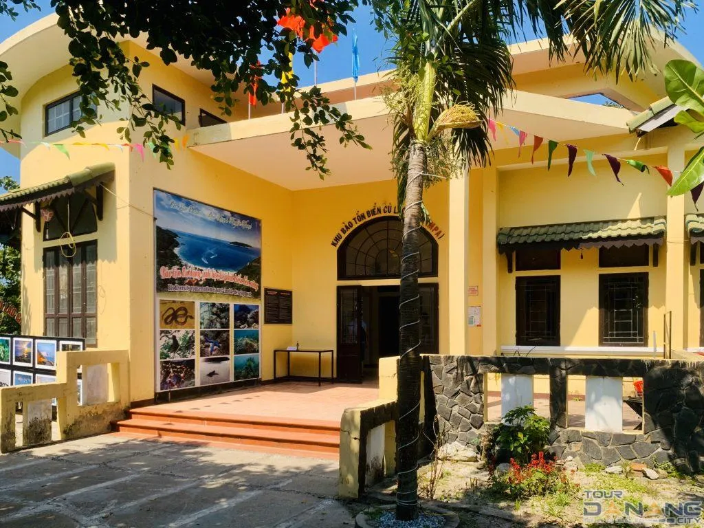 Cảnh quan bên ngoài bảo tàng biển