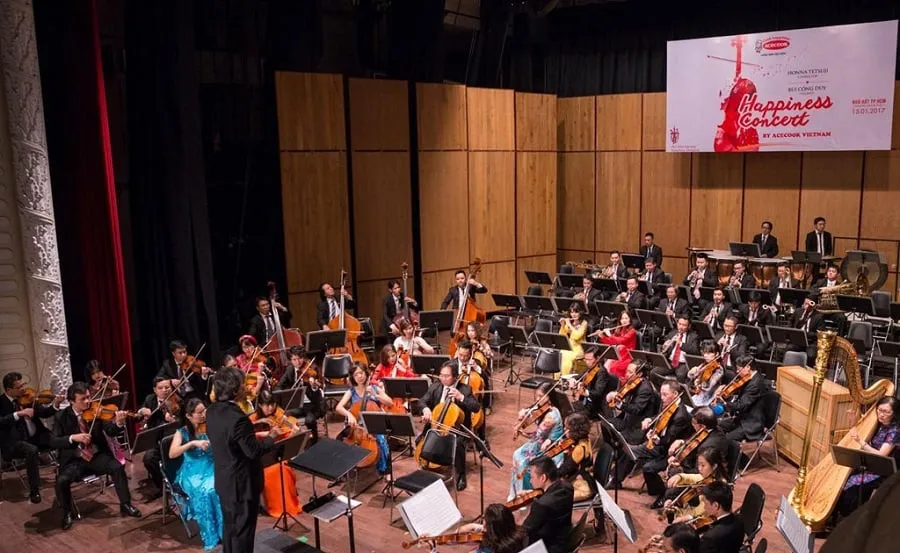 Choir performances at the Saigon Theater