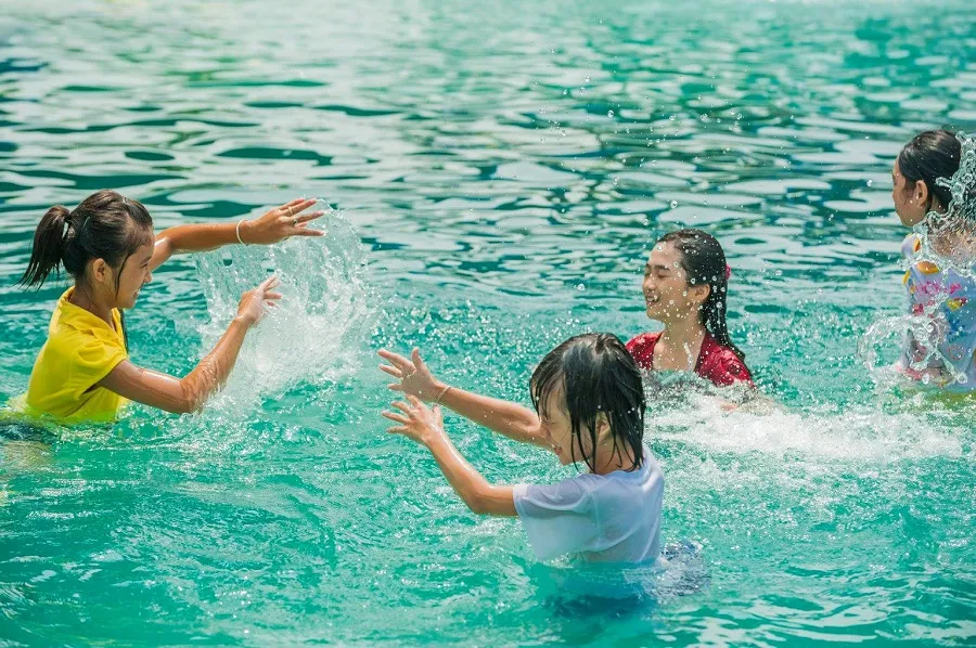 Spacious swimming pool area