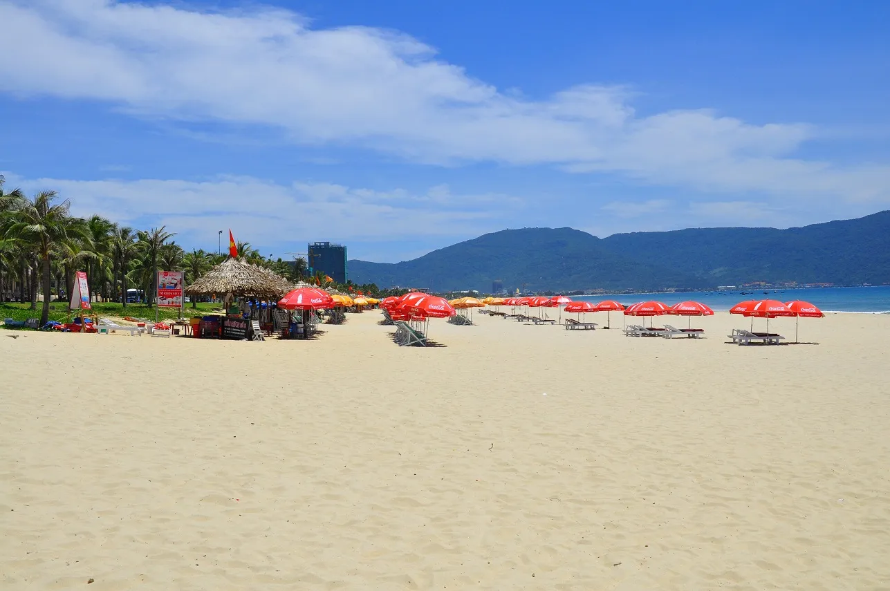 Biển Xuân Thiều đẹp thơ mộng
