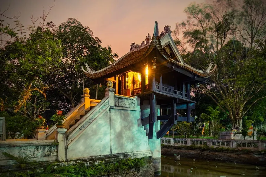 One Pillar Pagoda with one pillar architecture