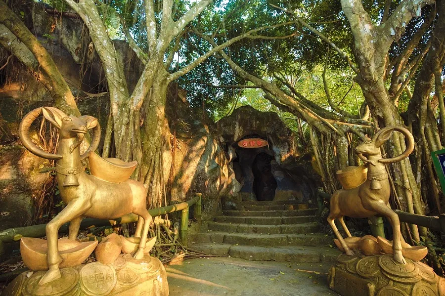 Poetic space at Ao Vua - Ba Vi