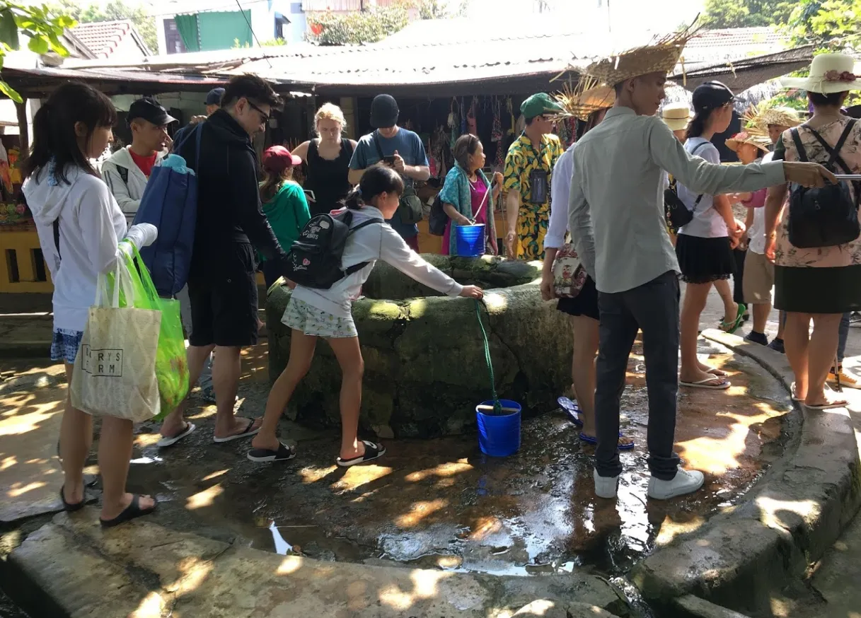 Ancient well at the foot of Hai Tang Pagoda