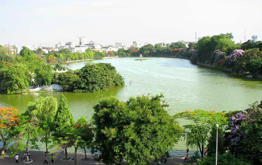 Hoan Kiem Lake is peaceful in the heart of the capital