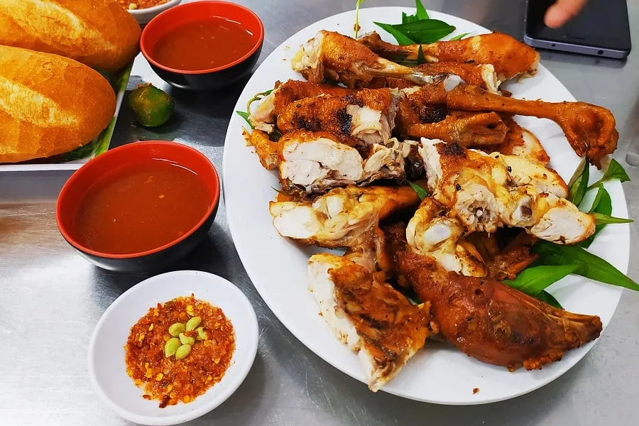 Enjoy many delicious dishes near the Theater area