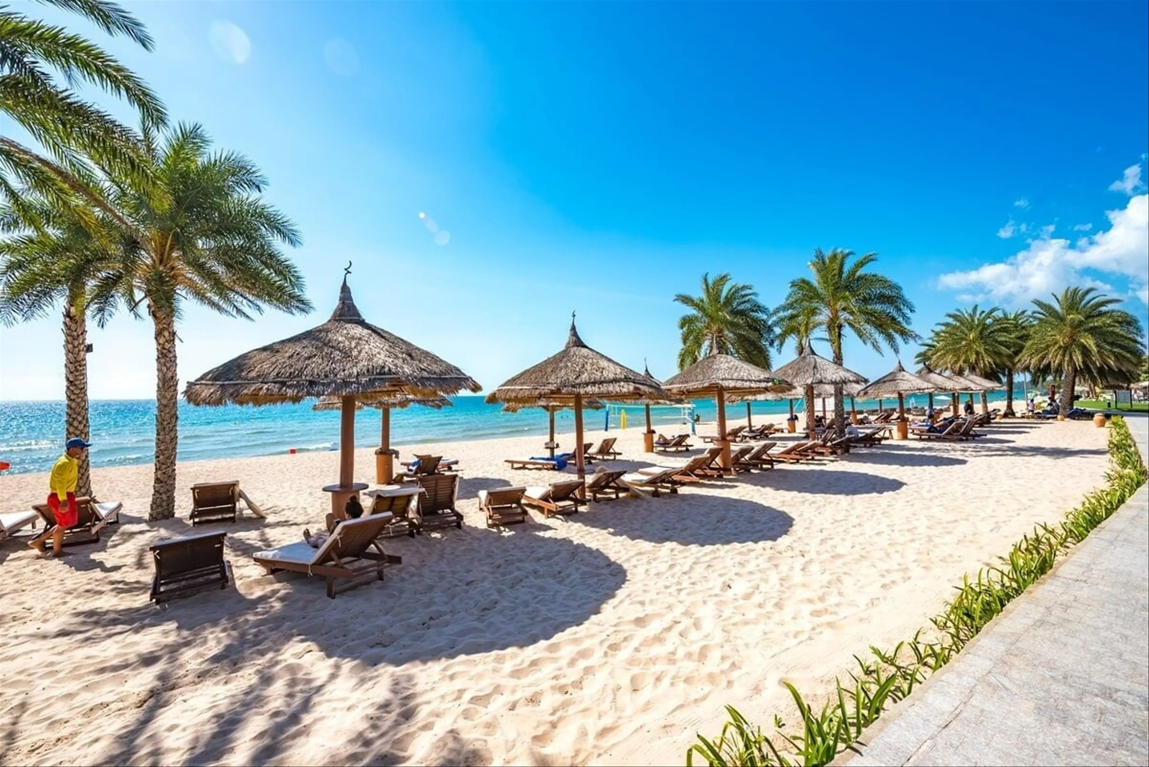Overview of Phu Quoc long beach tourism