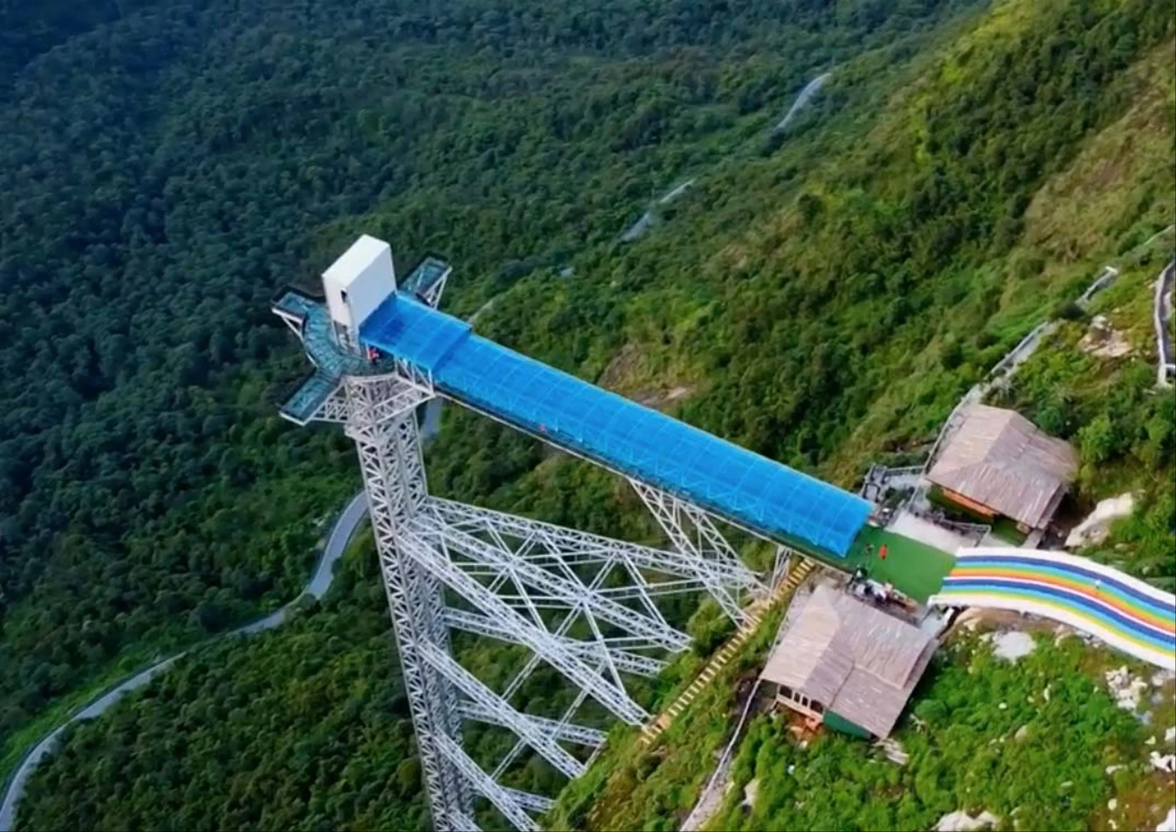 Experience you need to know before checking in to Rong May glass bridge in Sapa