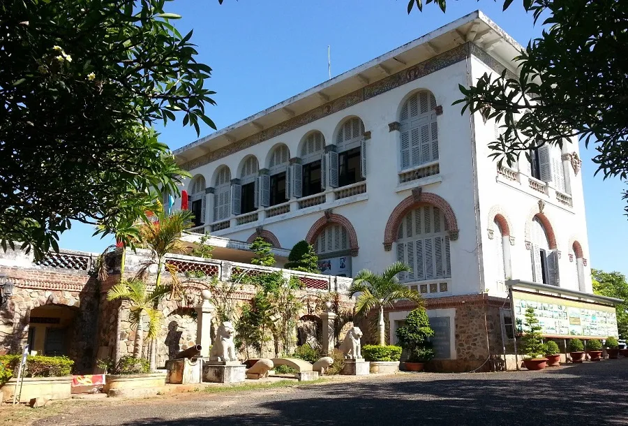 Bạch Dinh tráng lệ