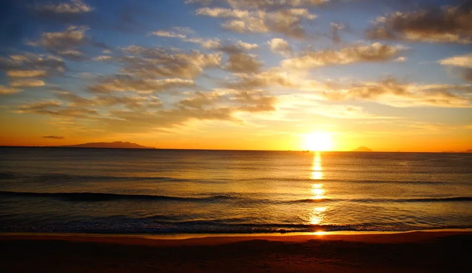 Watch the sunrise at Khem Phu Quoc beach