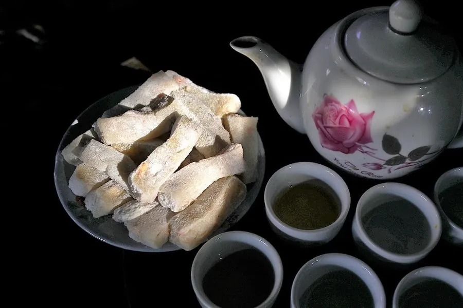 Lam sweet soup served with other types of tea