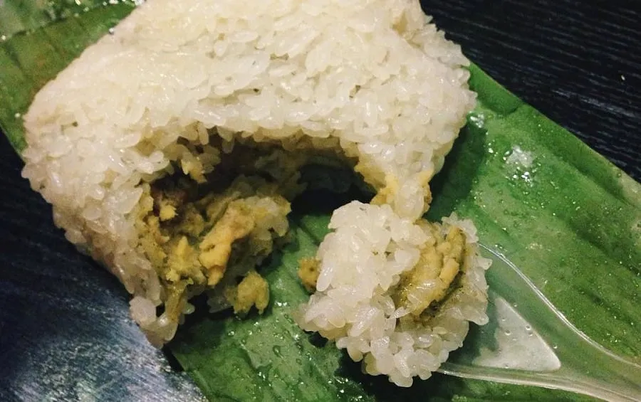 Banh Khuc is hot and full of flavor
