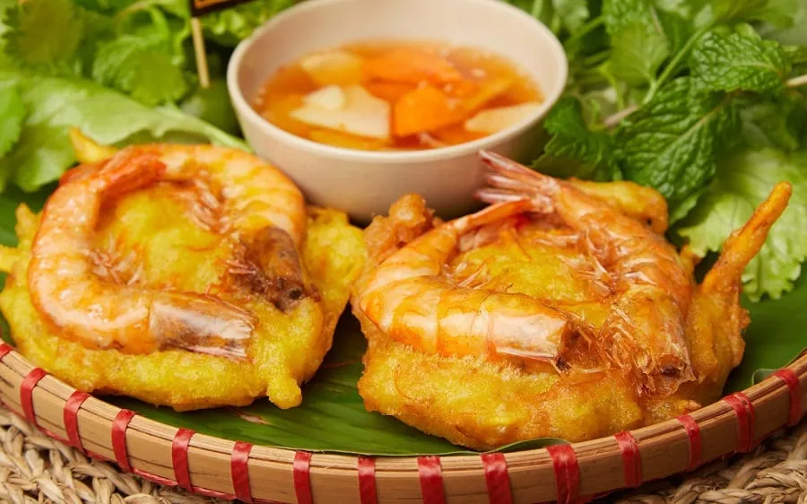 Crispy yellow West Lake shrimp cakes