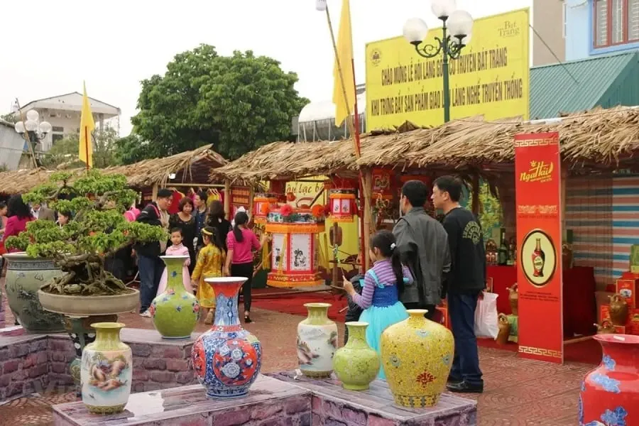 Bat Trang ceramic market is colorful