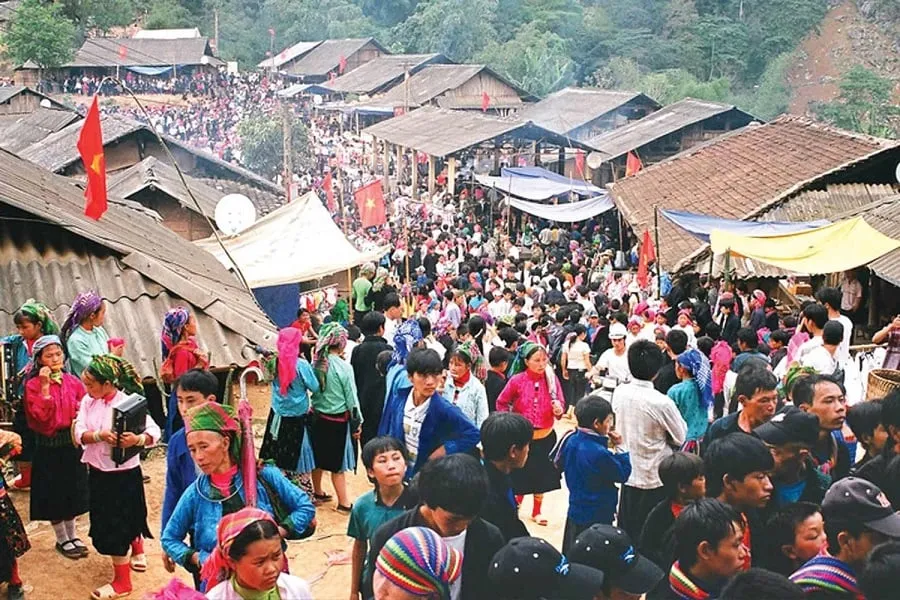 The love market is bustling with people