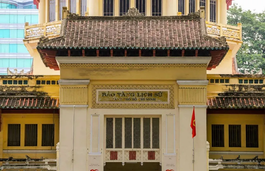 The museum is located right at Dinh Tien Hoang