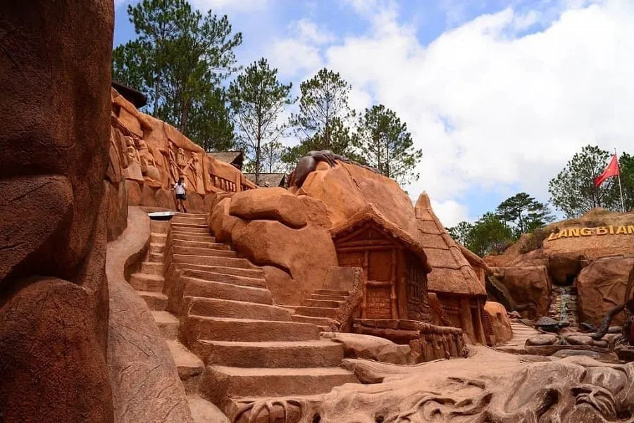 Clay Tunnel with extremely unique architecture