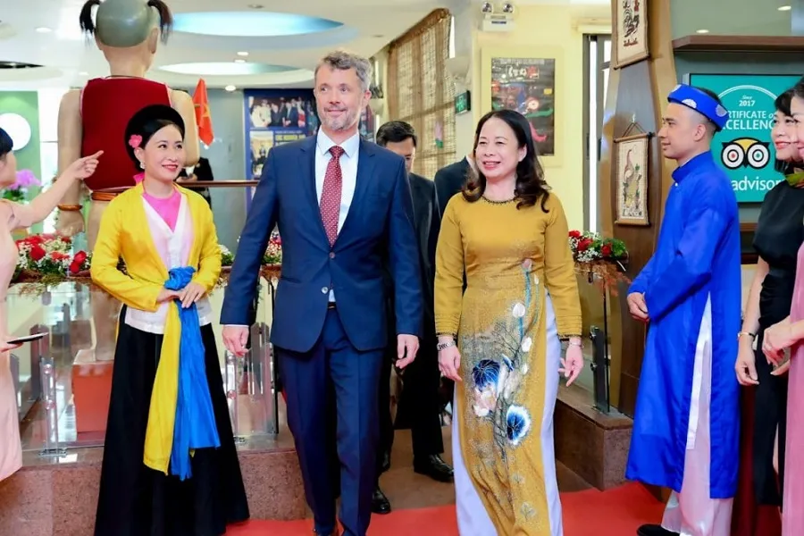 Thang Long Puppet Theater is also a place to welcome many high-ranking delegations