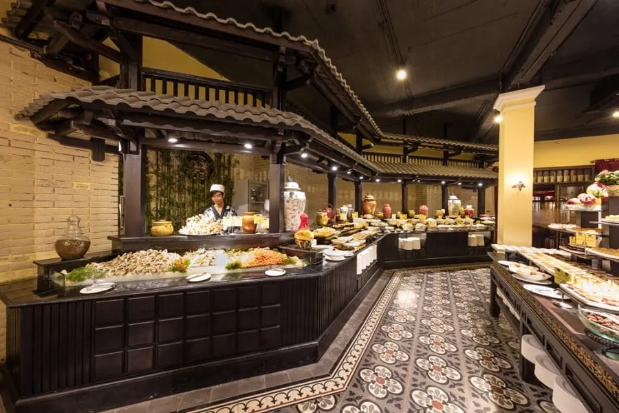 Sen Ho Tay Restaurant with many pure Vietnamese dishes