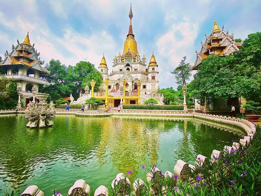 Border frame of Buu Long pagoda