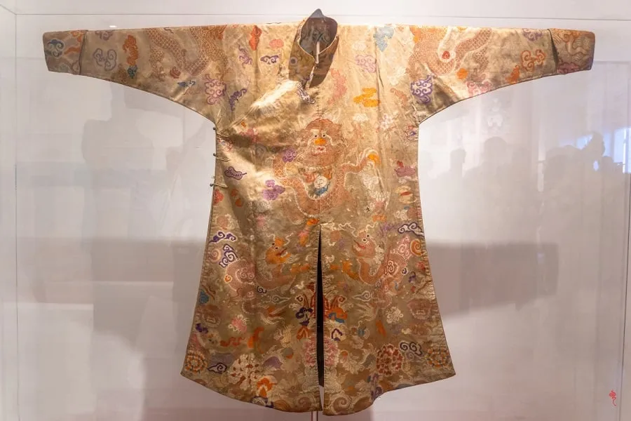Ancient costumes of the Nguyen Dynasty