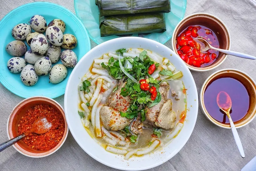 Rice noodle soup is made from many different ingredients