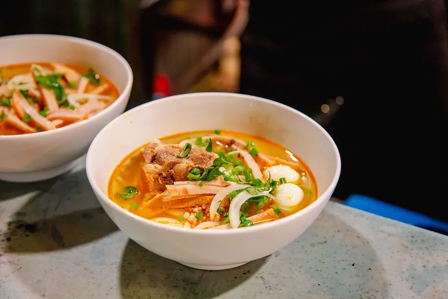 Rice noodle soup has a strong flavor of Da Nang