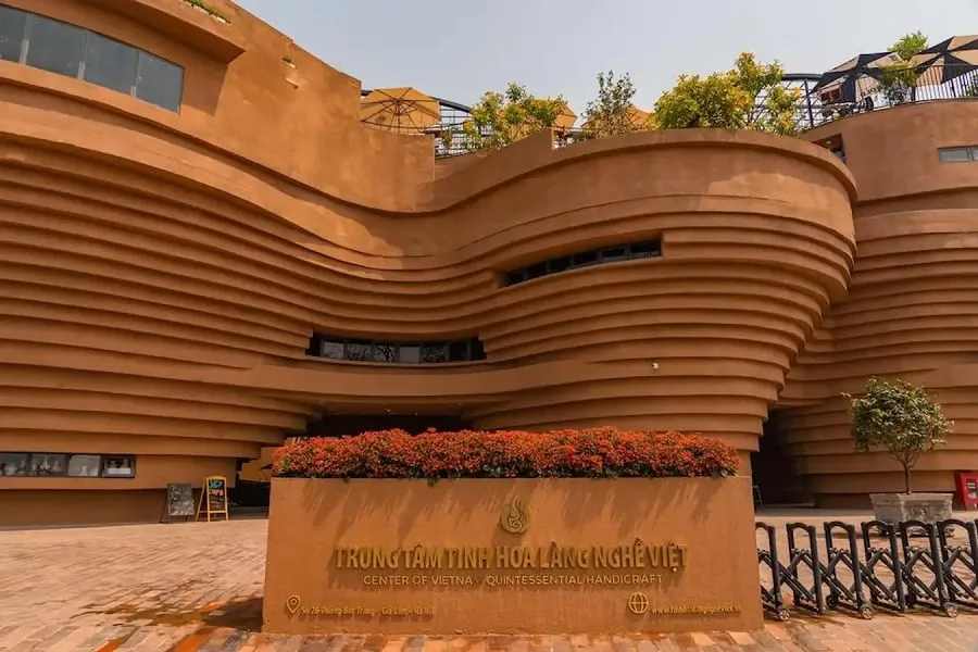 Bat Trang Museum is a place where the quintessence of Vietnamese ceramics converges