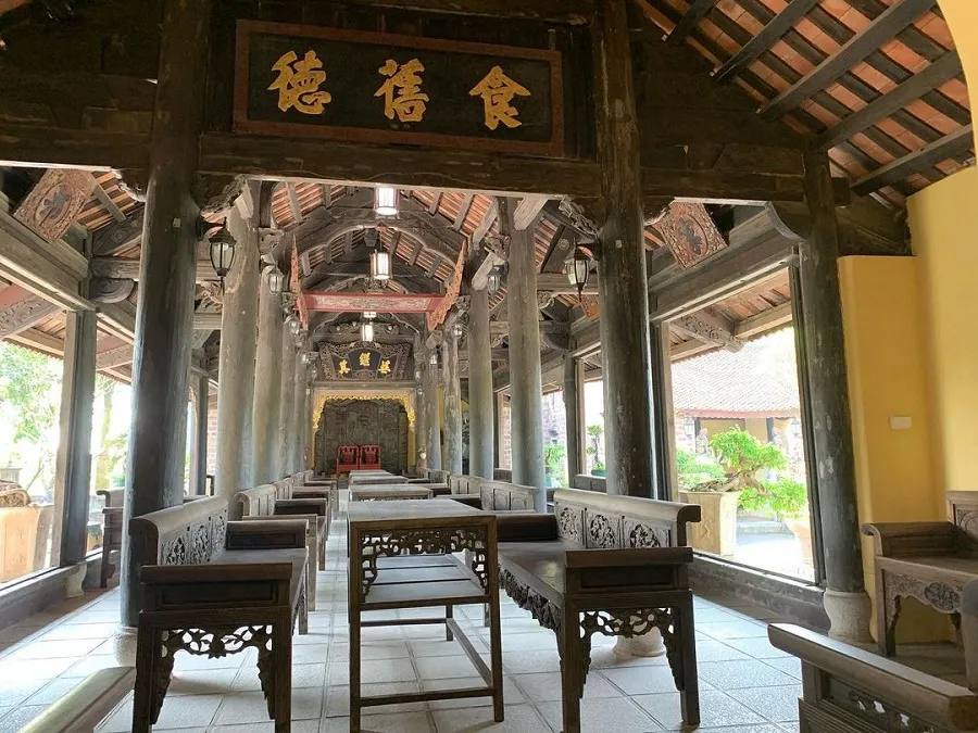 The space inside the mansion is magnificent