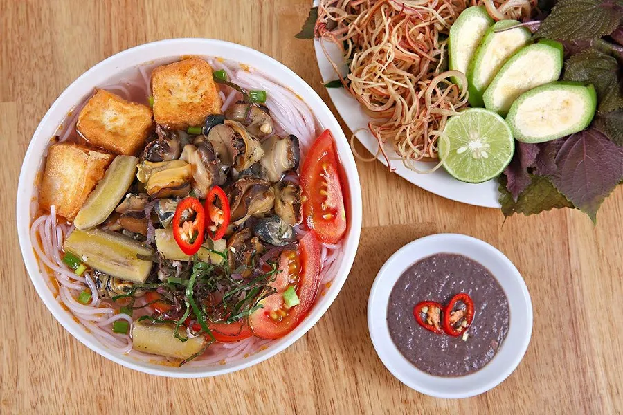 Snail vermicelli is rich in flavor