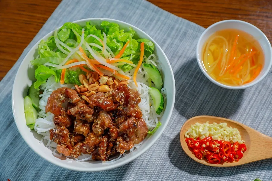 Grilled pork vermicelli is a blend of flavors