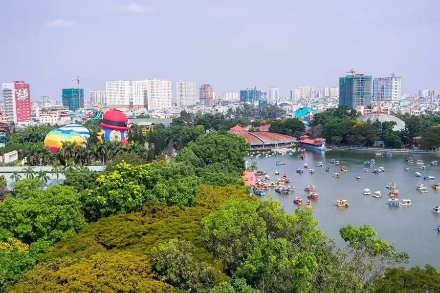 Đầm Sen Khô luôn thu hút du khách