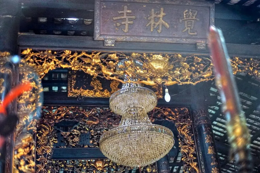 Giac Lam Pagoda also stands out for its unique interior architectural space