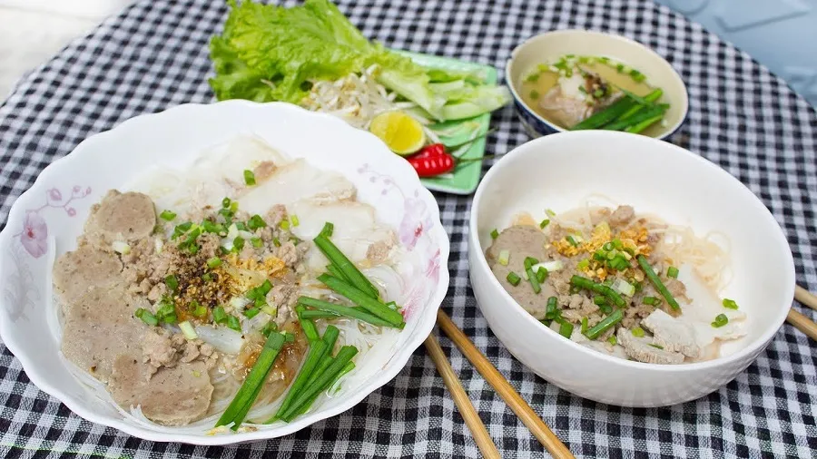 Noodle soup is sweet but no less flavorful