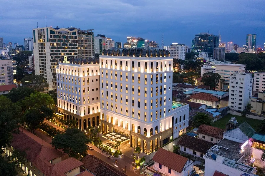 Easy to find hotels to rest around the market