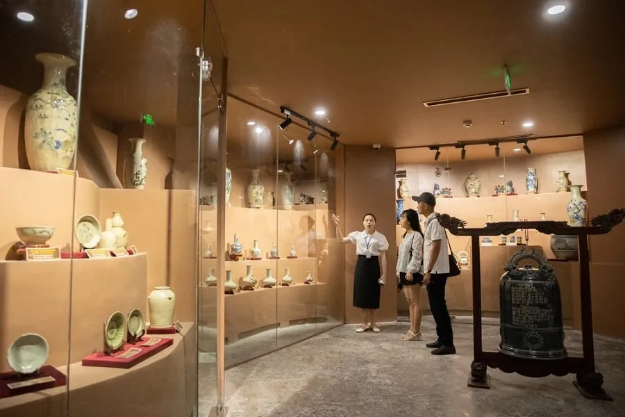 The ceramic space is displayed through each period