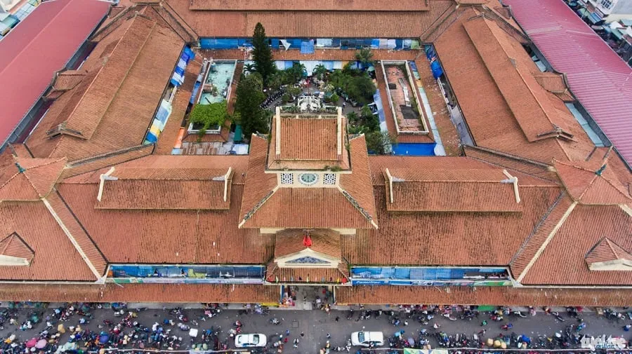 Cho Lon is designed into many interconnected areas