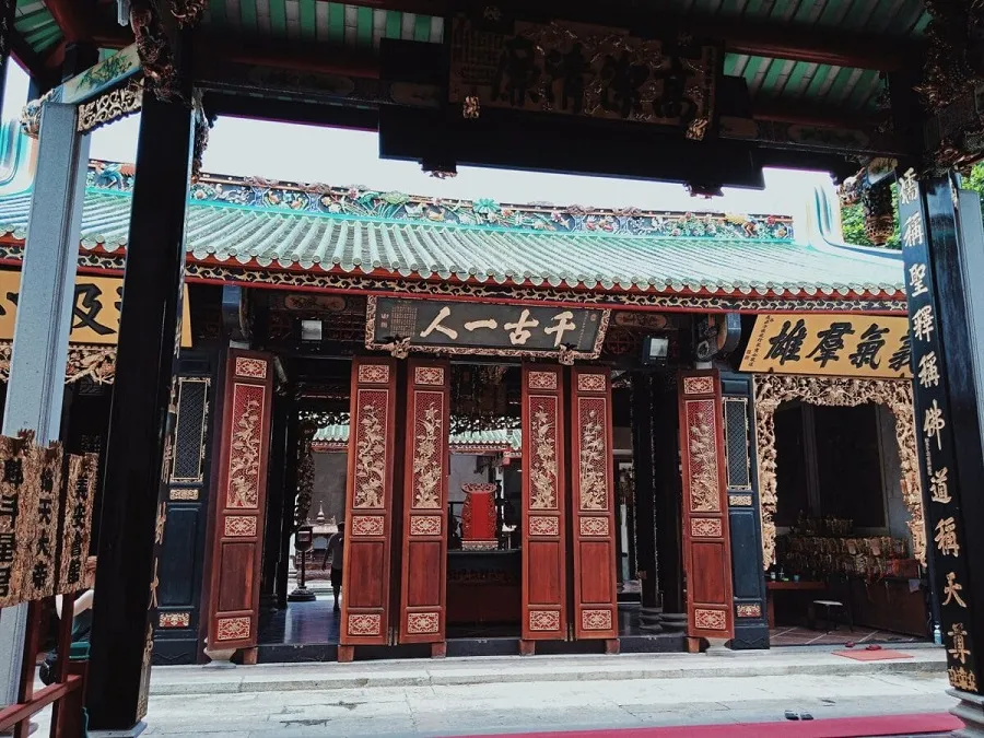 Temple yard space