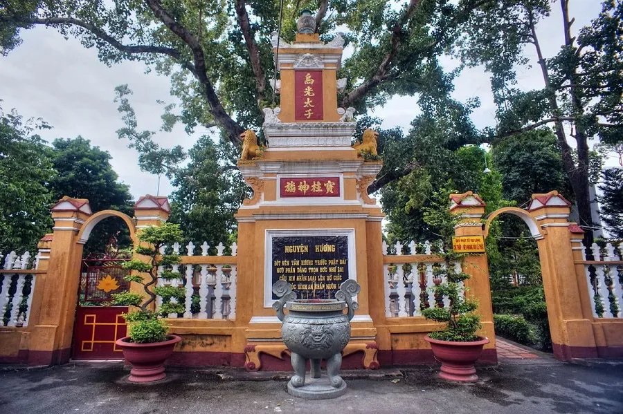 The temple gate is specially designed