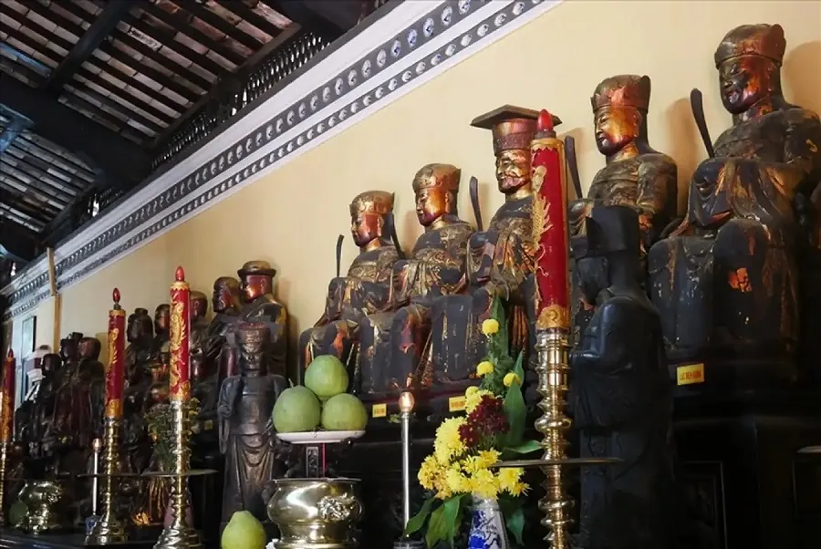 The pagoda is also a place to store many precious Buddha, Bodhisattva, and deity statues