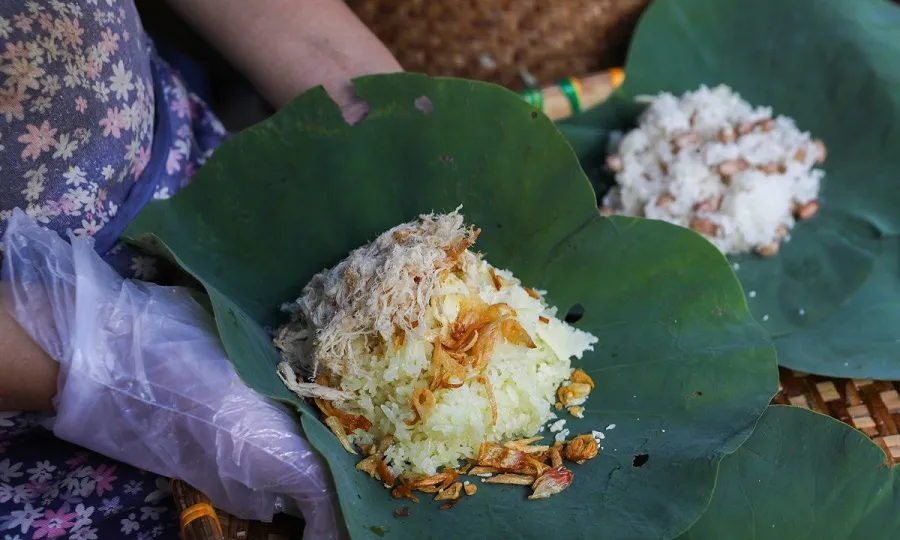 Saigon sticky rice is cooked with fragrant sticky rice grains
