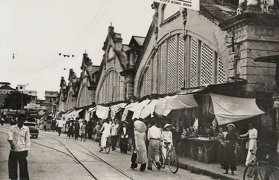 Dong Xuan Market is a famous ancient trading market