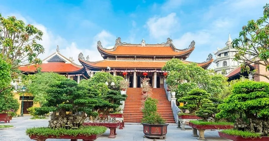 Tu Ky Pagoda is imbued with Vietnamese spiritual culture